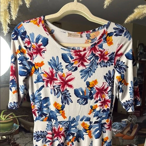 Floral Maxi Dress - Picture 2 of 3